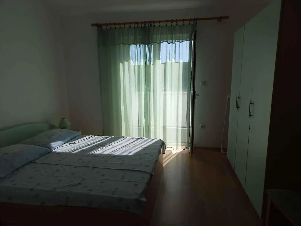 Apartment Kampor 1