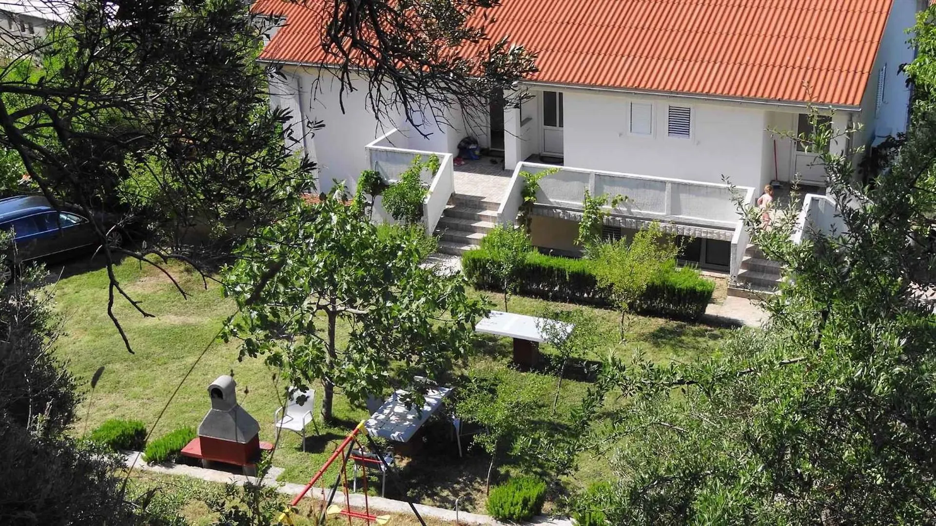 Apartment Kampor 1