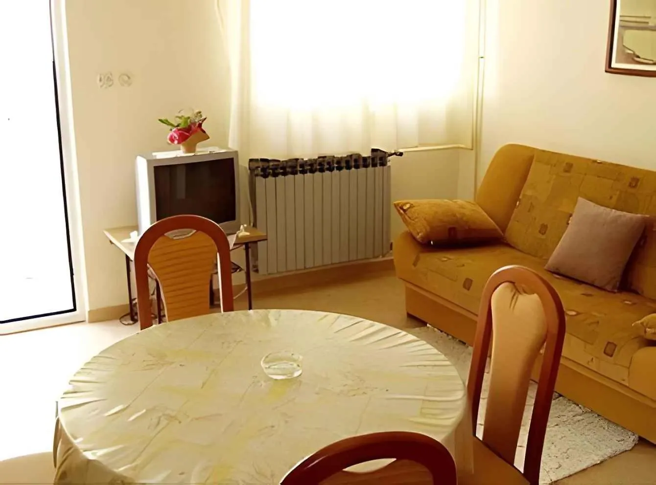 Apartment Kampor 1