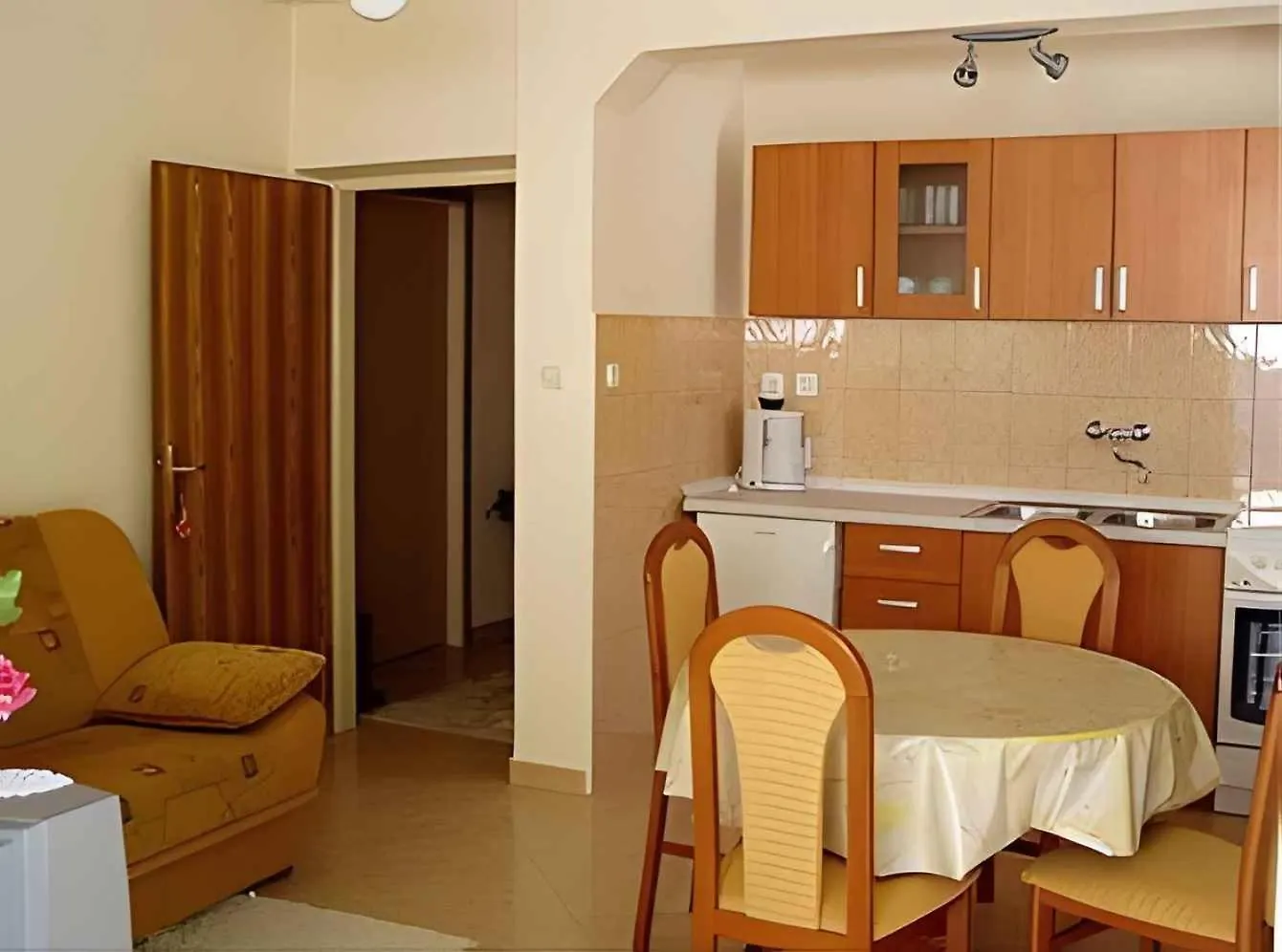 Apartment Kampor 1
