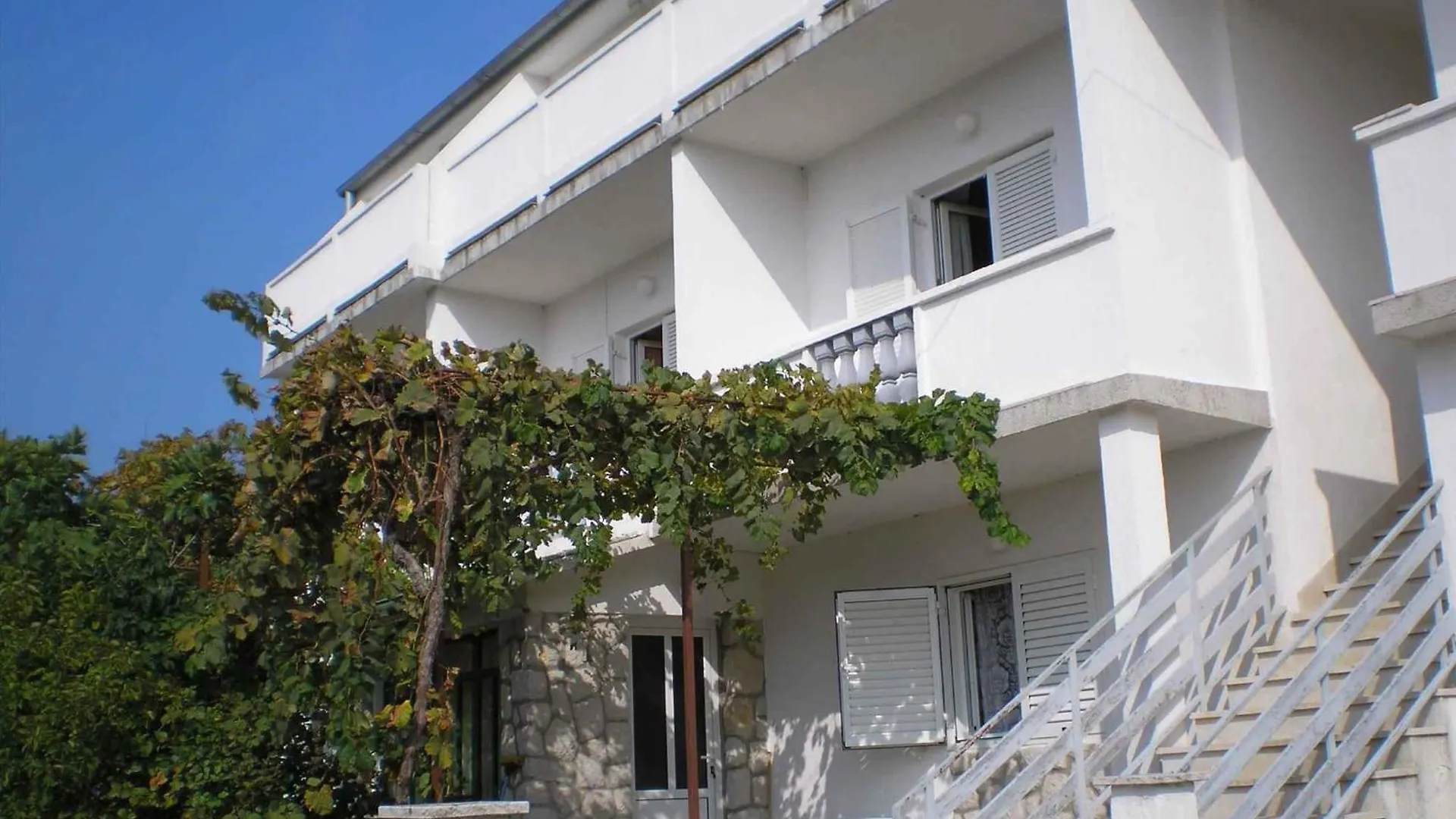 Apartment Kampor 1
