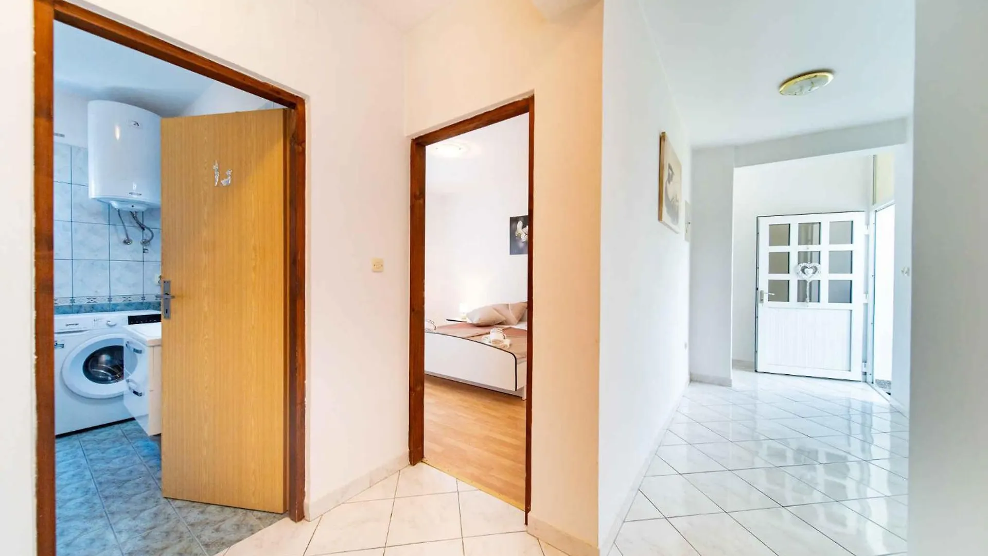 Apartment Kampor 1