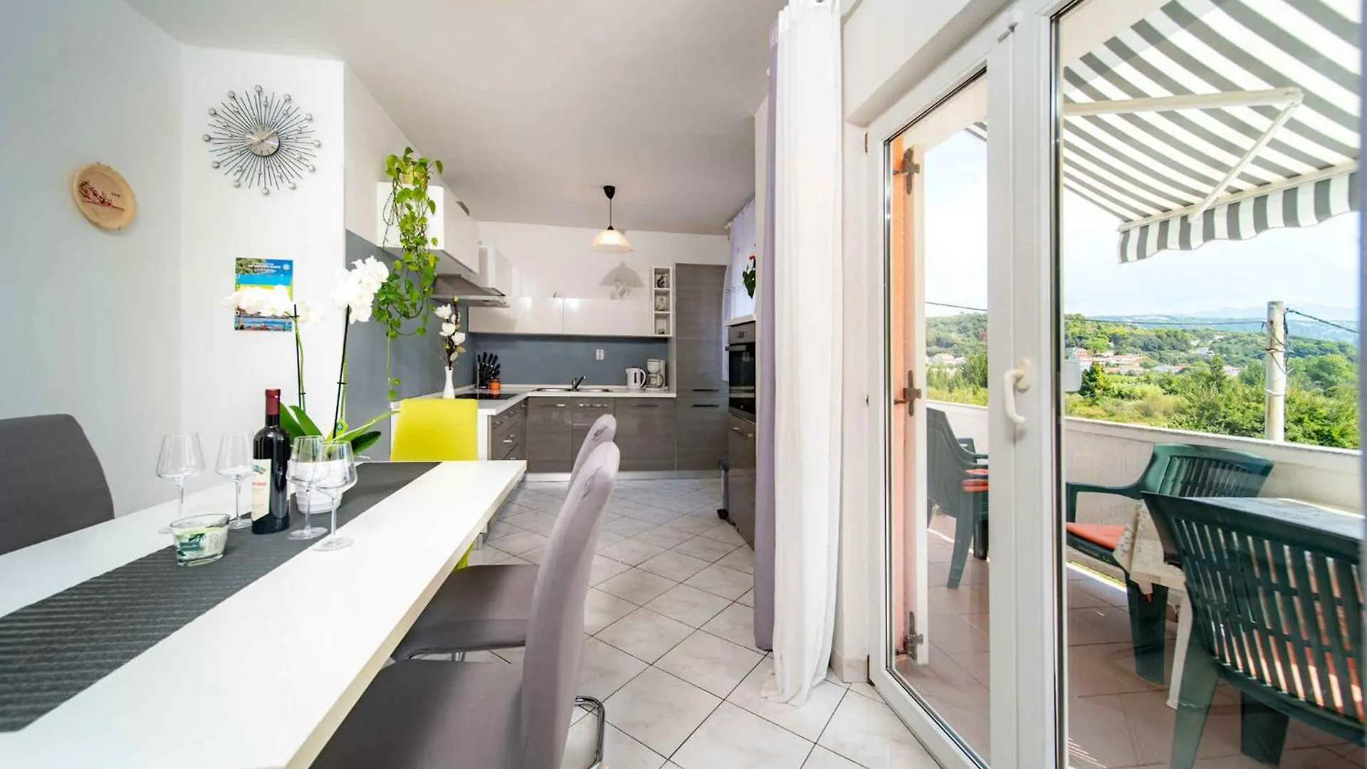 Apartment Kampor 1 0*,