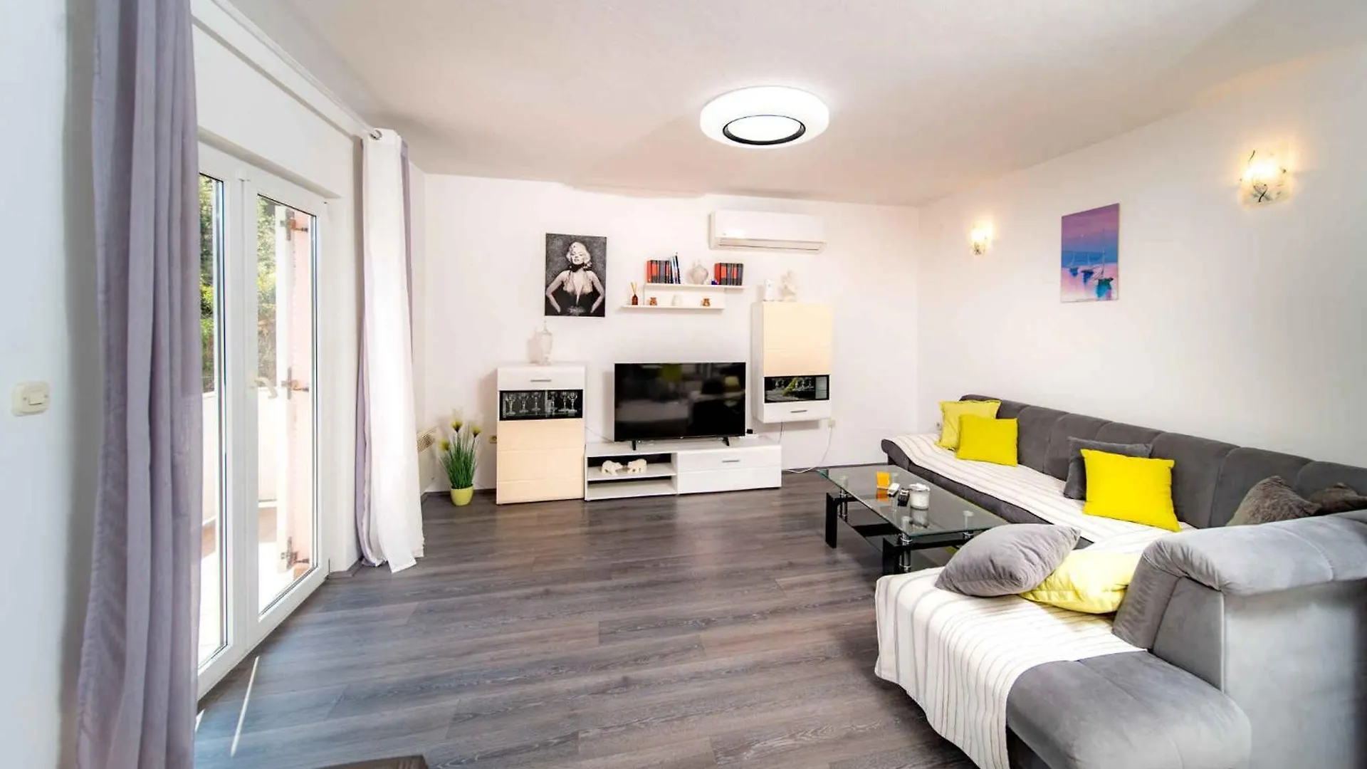 Apartment Kampor 1 Croatia