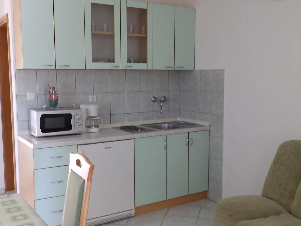 Apartment Kampor 1