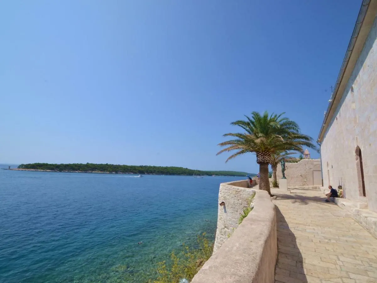 Apartment Kampor 1 Croatia