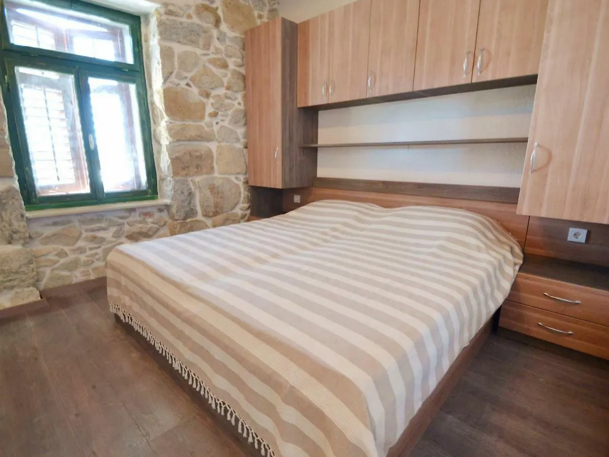 Apartment Kampor 1 0*,  Croatia