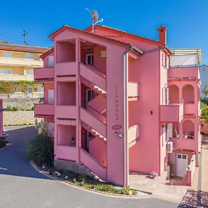 Rossa Apartman